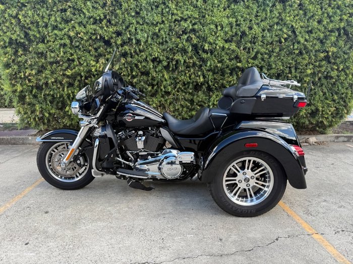 2022 HARLEY-DAVIDSON FLHTCUTG TRI GLIDE U/CLC 114