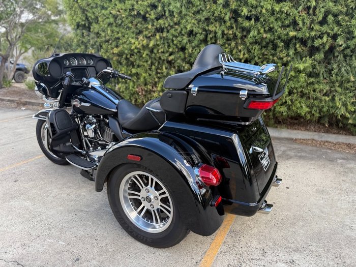 2022 HARLEY-DAVIDSON FLHTCUTG TRI GLIDE U/CLC 114