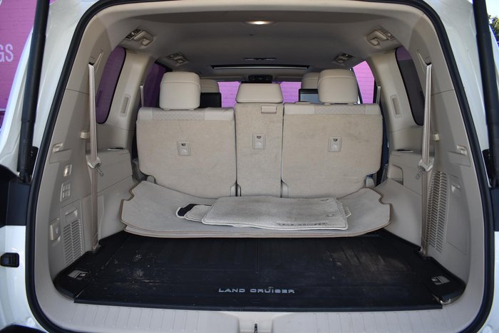 2024 Toyota Landcruiser Sahara