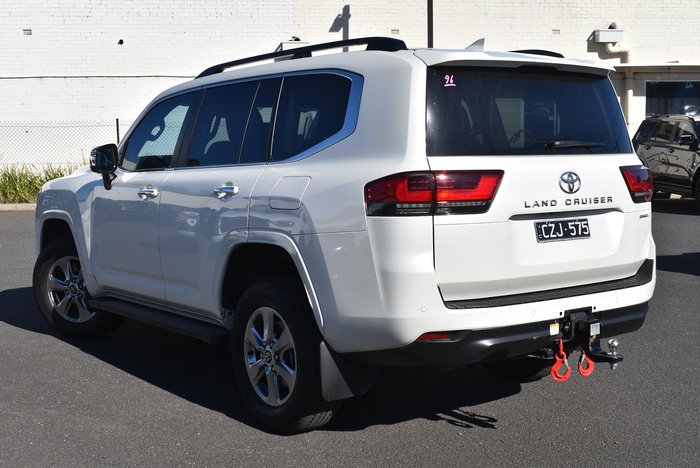 2024 Toyota Landcruiser Sahara