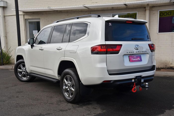 2024 Toyota Landcruiser Sahara
