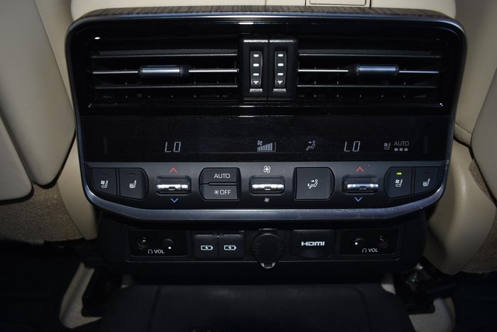 2024 Toyota Landcruiser Sahara