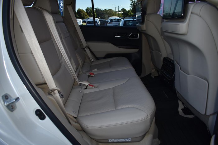 2024 Toyota Landcruiser Sahara