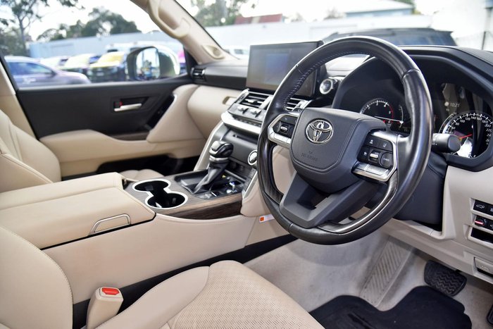 2024 Toyota Landcruiser Sahara