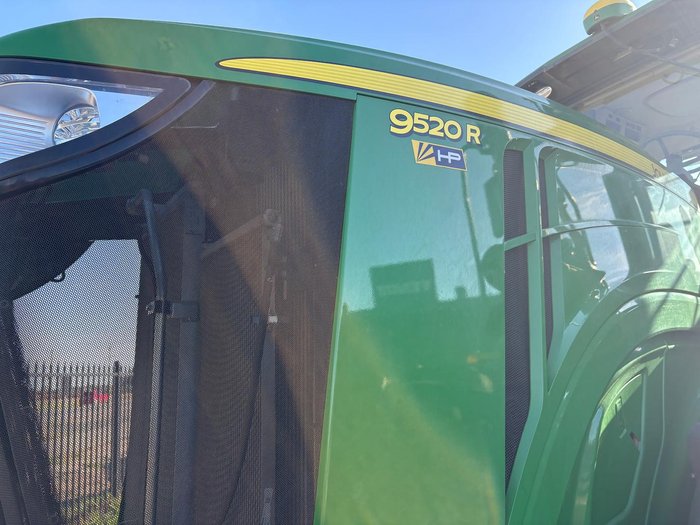 2021 John Deere 9520R Green