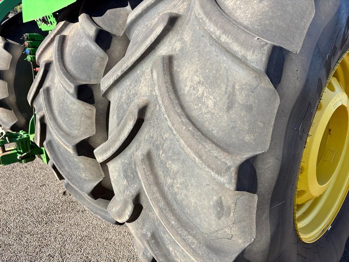 2021 John Deere 9520R Green