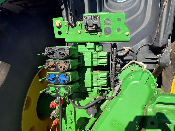 2021 John Deere 9520R Green