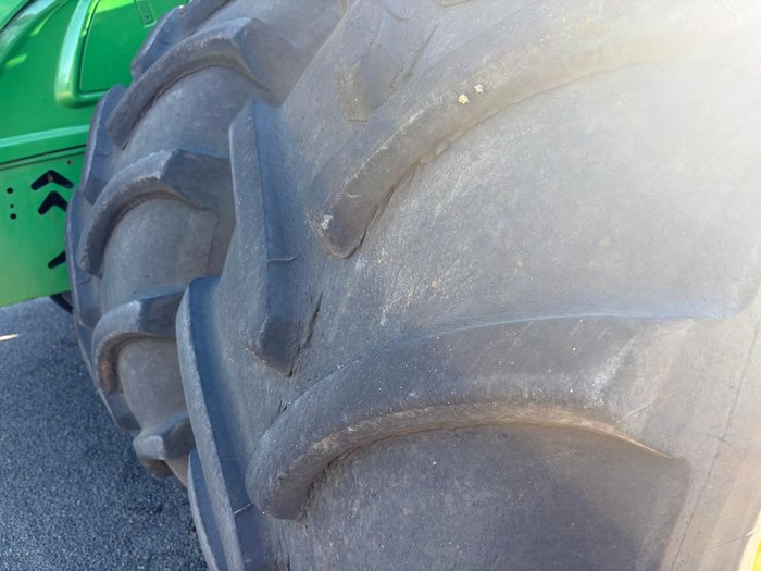 2021 John Deere 9520R Green