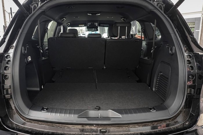 2025 Isuzu MU-X LS-T