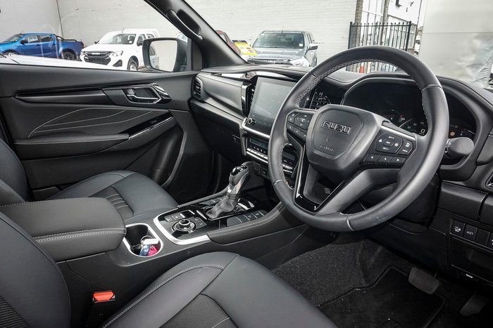 2025 Isuzu MU-X LS-T