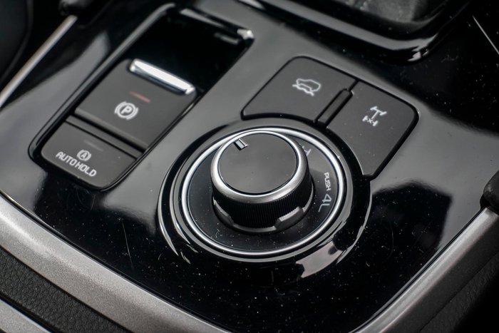 2025 Isuzu MU-X LS-T