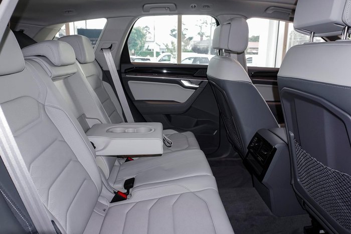 2025 Volkswagen Touareg 210TDI Elegance