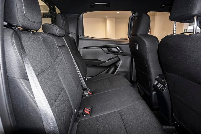 2025 Isuzu D-MAX X-RIDER