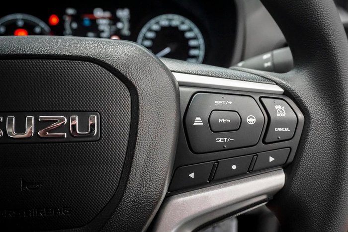 2025 Isuzu D-MAX SX