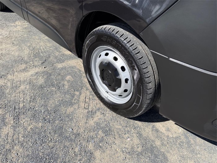 2020 MITSUBISHI EXPRESS GLX LWB SN MY21 BLACK