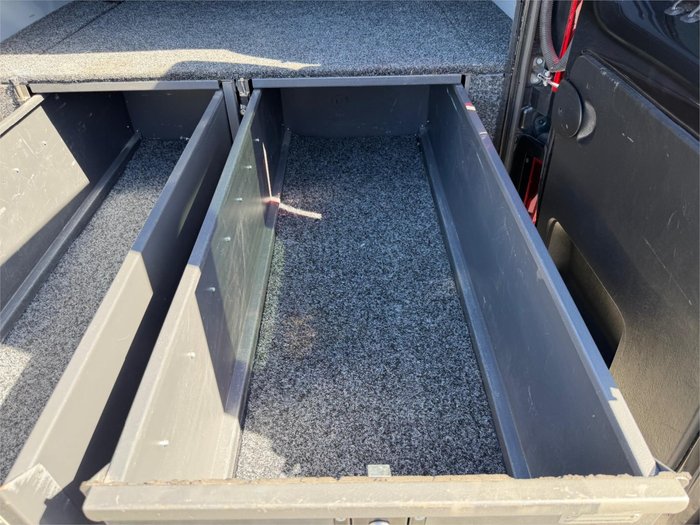 2020 MITSUBISHI EXPRESS GLX LWB SN MY21 BLACK