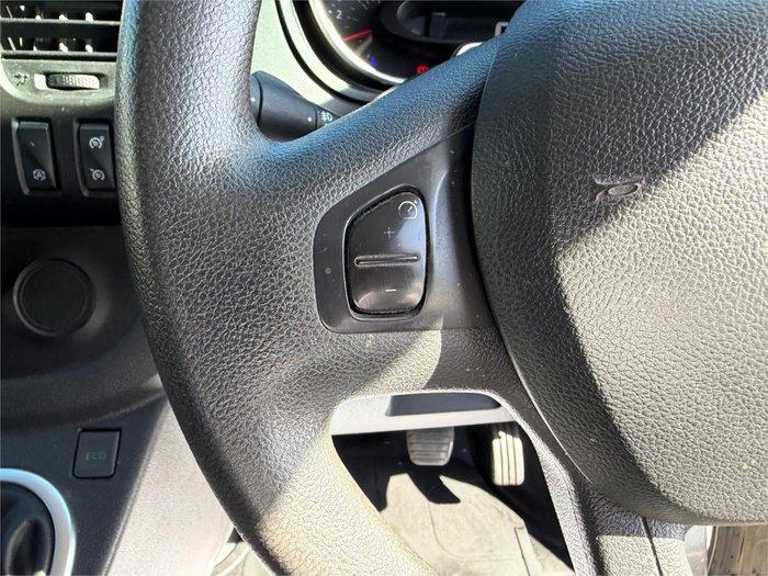 2020 MITSUBISHI EXPRESS GLX LWB SN MY21 BLACK