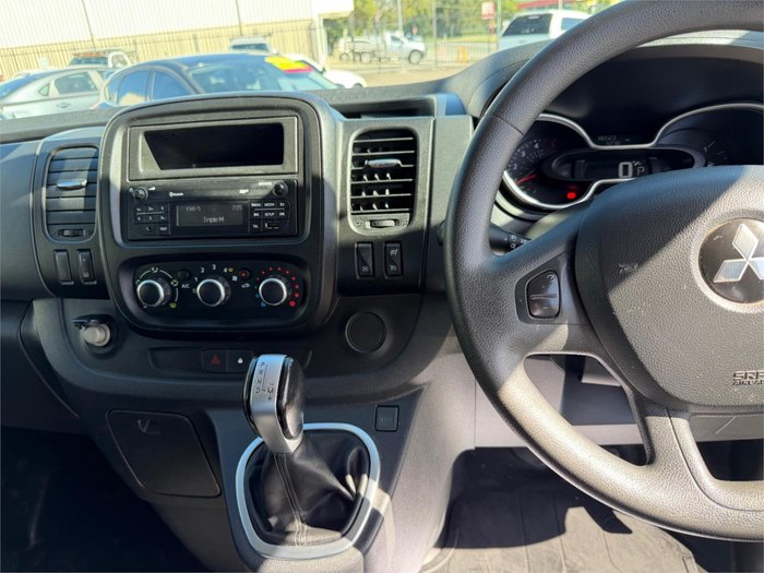 2020 MITSUBISHI EXPRESS GLX LWB SN MY21 BLACK