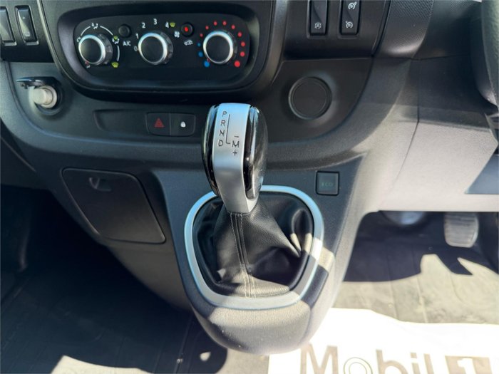 2020 MITSUBISHI EXPRESS GLX LWB SN MY21 BLACK