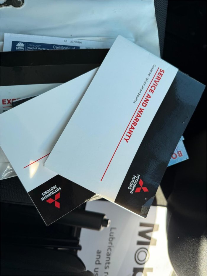 2020 MITSUBISHI EXPRESS GLX LWB SN MY21 BLACK