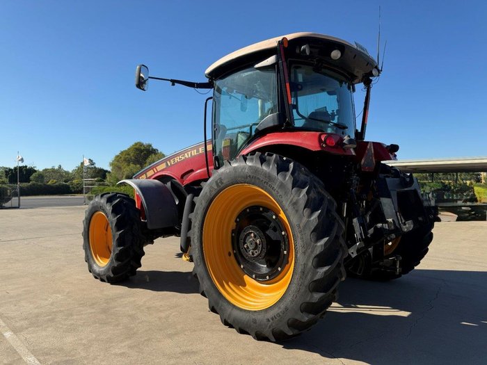 2018 Versatile 320