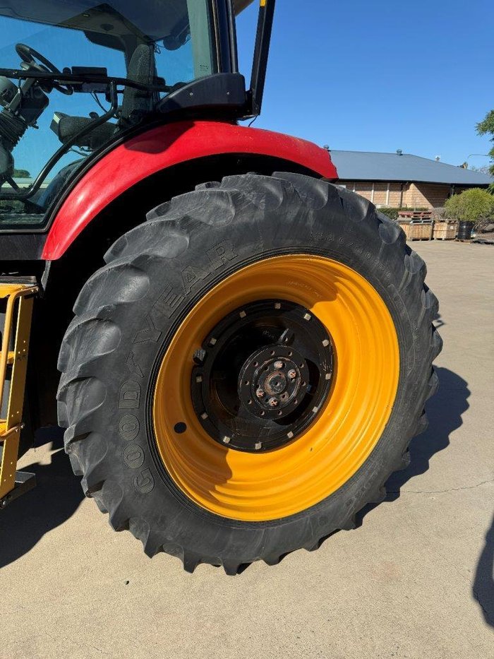 2018 Versatile 320