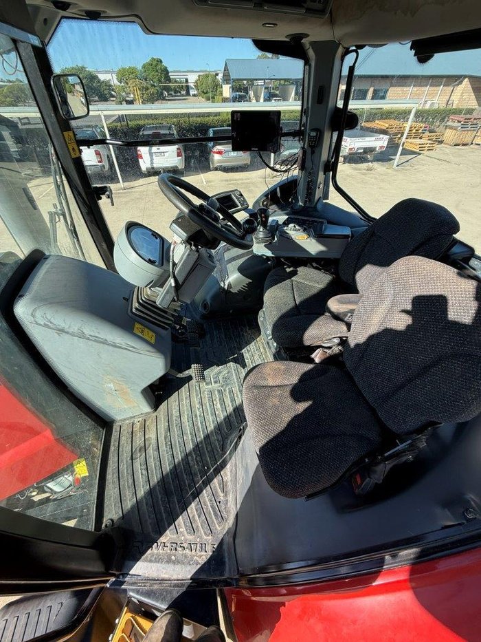 2018 Versatile 320