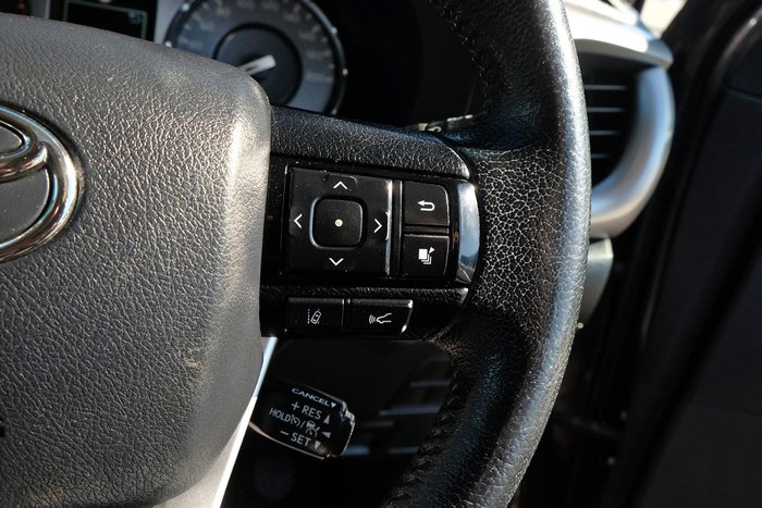 2021 Toyota Hilux SR5