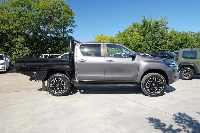 2021 Toyota Hilux SR5