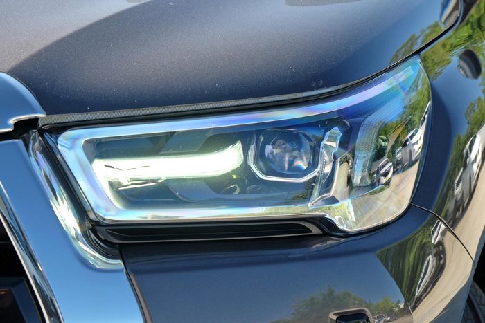 2021 Toyota Hilux SR5