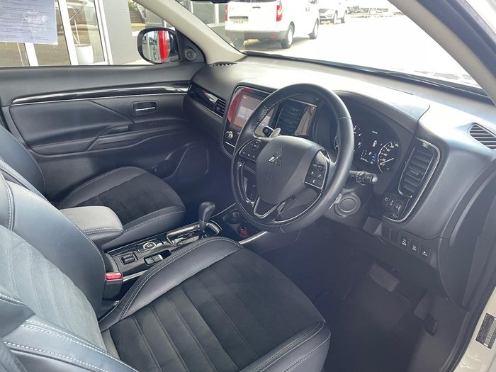 2020 Mitsubishi Outlander LS