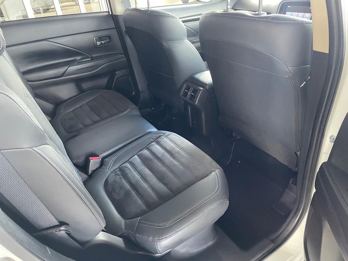 2020 Mitsubishi Outlander LS