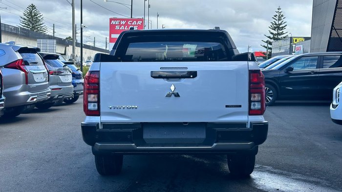 2025 Mitsubishi Triton GSR MV MY25 4X4 Dual Range White Diamond