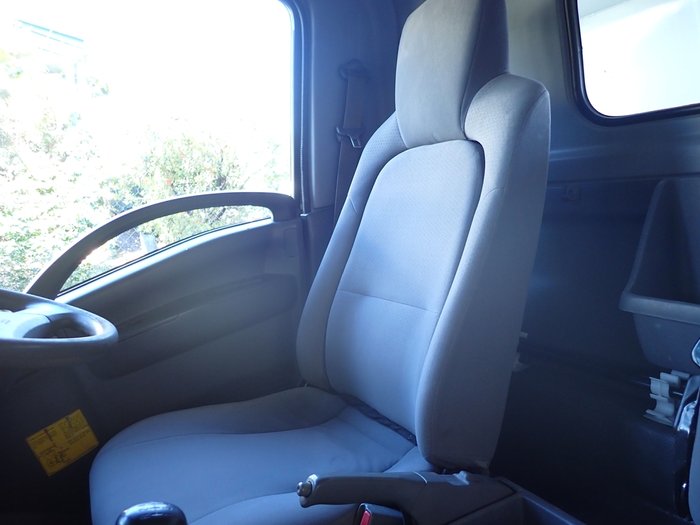 2021 ISUZU NPR 45/155