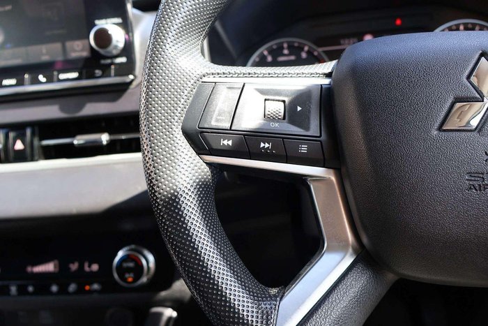 2024 Mitsubishi Outlander ES