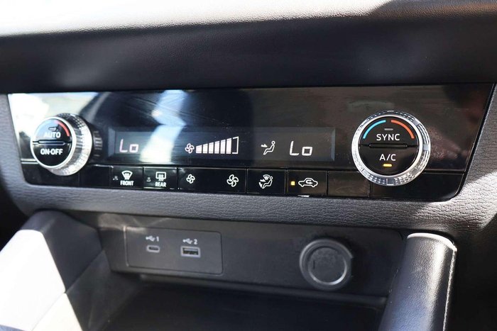 2024 Mitsubishi Outlander ES