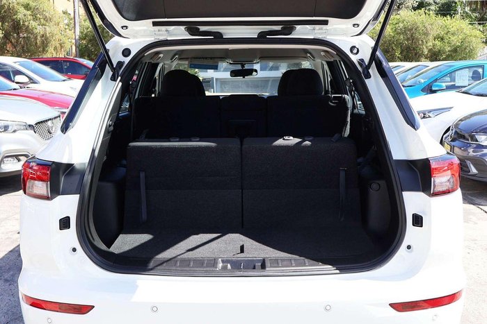 2024 Mitsubishi Outlander ES