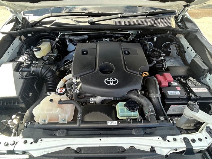 2020 Toyota Hilux SR