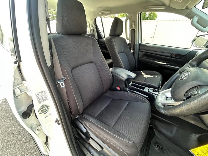 2020 Toyota Hilux SR