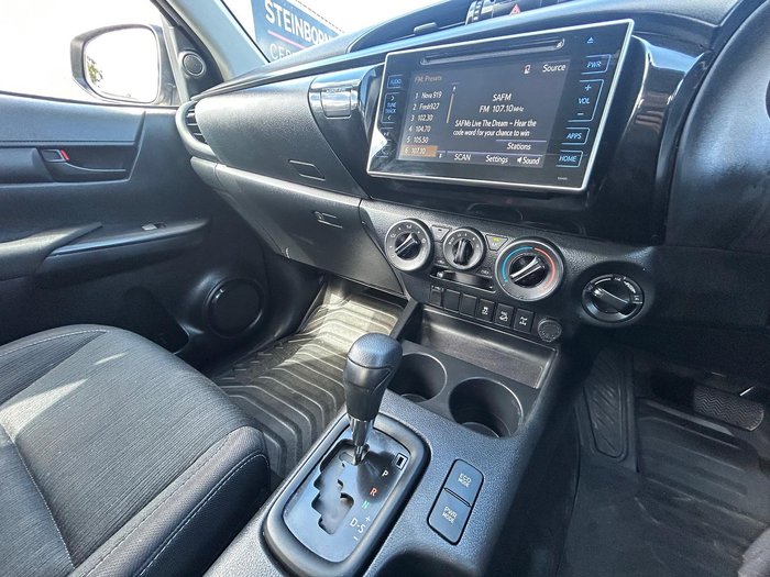 2020 Toyota Hilux SR