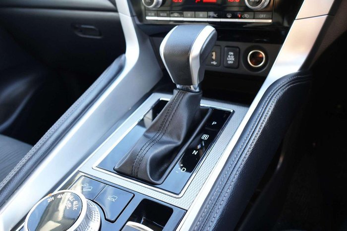 2024 Mitsubishi Pajero Sport GLS