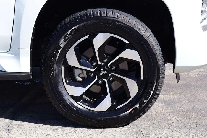 2024 Mitsubishi Pajero Sport GLS