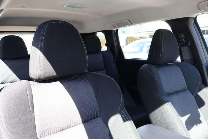 2024 Mitsubishi Outlander ES