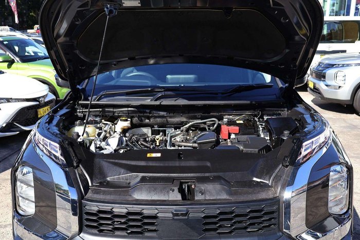 2024 Mitsubishi Outlander ES