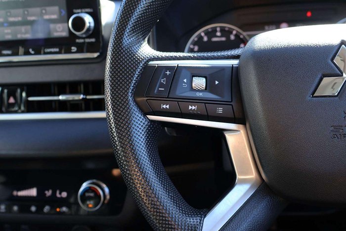 2024 Mitsubishi Outlander ES