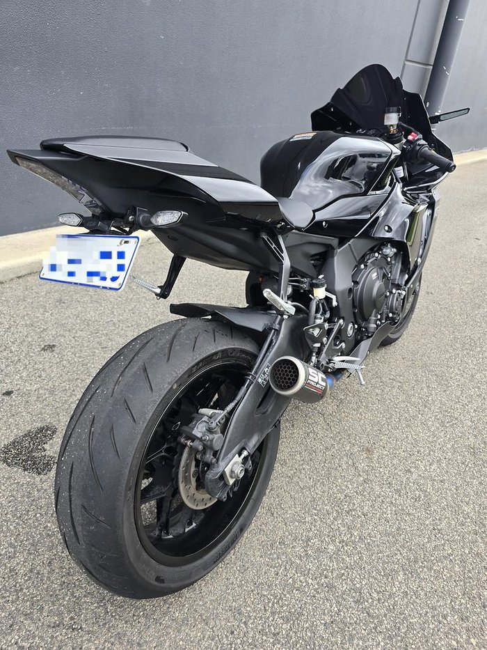 2023 Yamaha YZF-R1 R1 Black