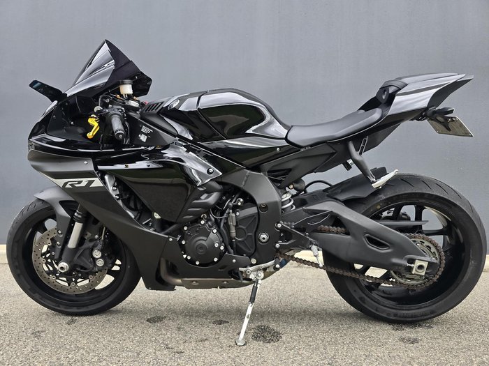 2023 Yamaha YZF-R1 R1 Black