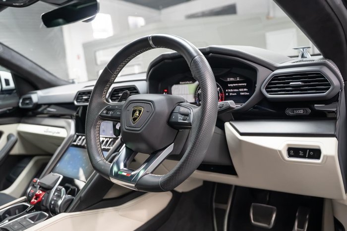 2022 Lamborghini Urus