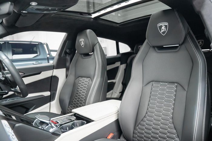 2022 Lamborghini Urus