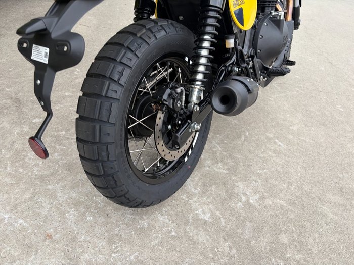2026 Royal Enfield BEAR 650 Yellow